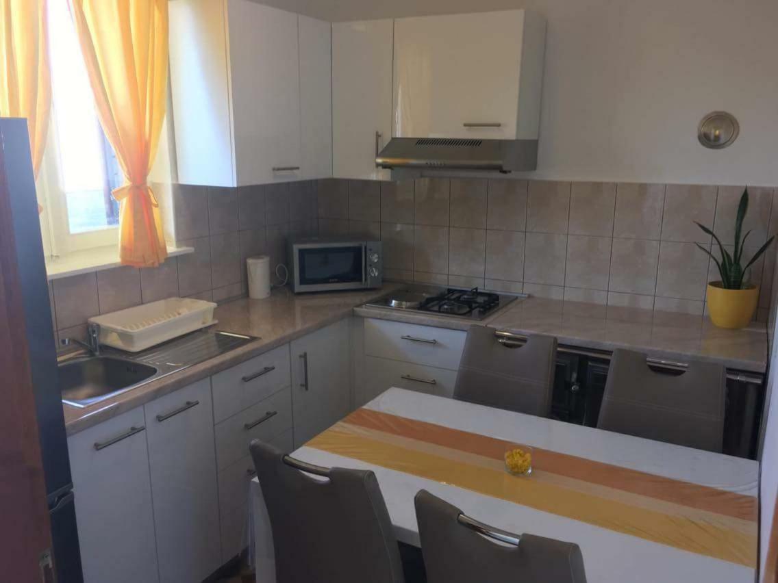 Apartman Lori Novi Vinodolski Eksteriør billede
