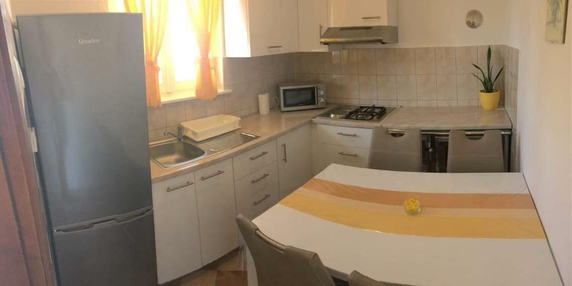 Apartman Lori Novi Vinodolski Eksteriør billede